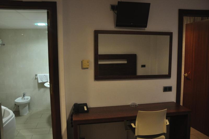 Two-Bedroom Suite with Spa Access image 2