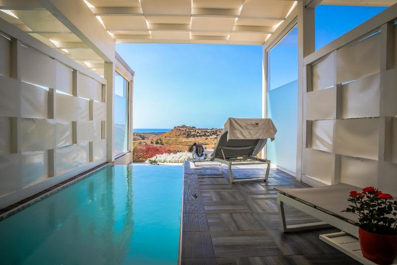 Superior Double Room with Private Heated Pool image 3