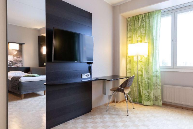 Superior Family Room image 1