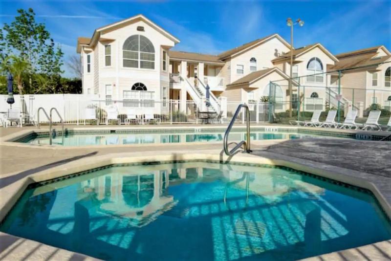 Three-Bedroom Villa image 1