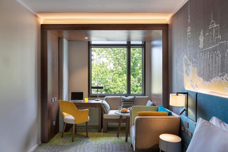Mercure Auckland Queen Street - image 10