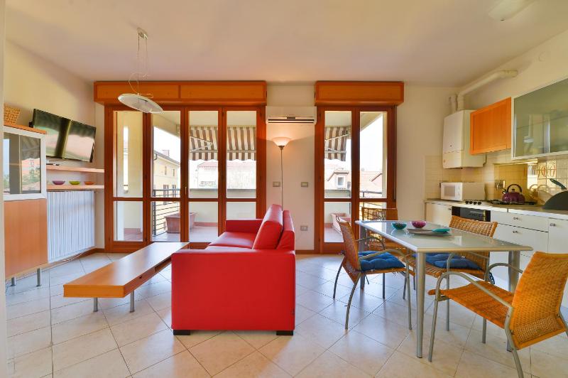 UR-NEST Emilia Levante B - image 1