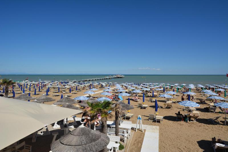 Lignano Pineta with sea view - image 15