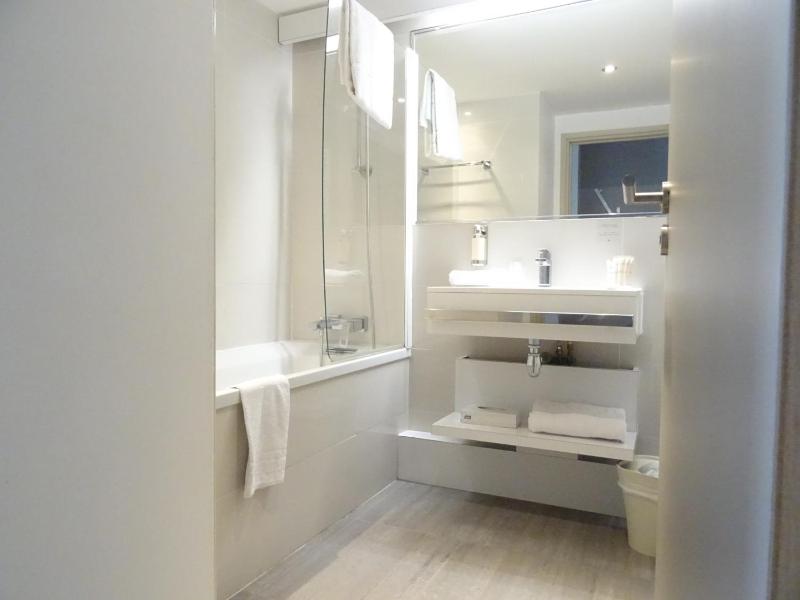 Deluxe Double Room image 3