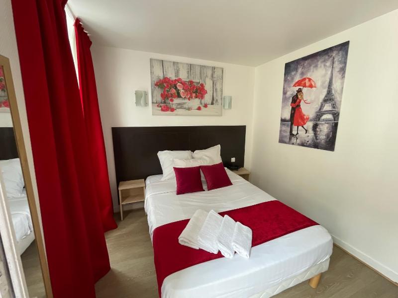 Superior Double Room with Bath image 4