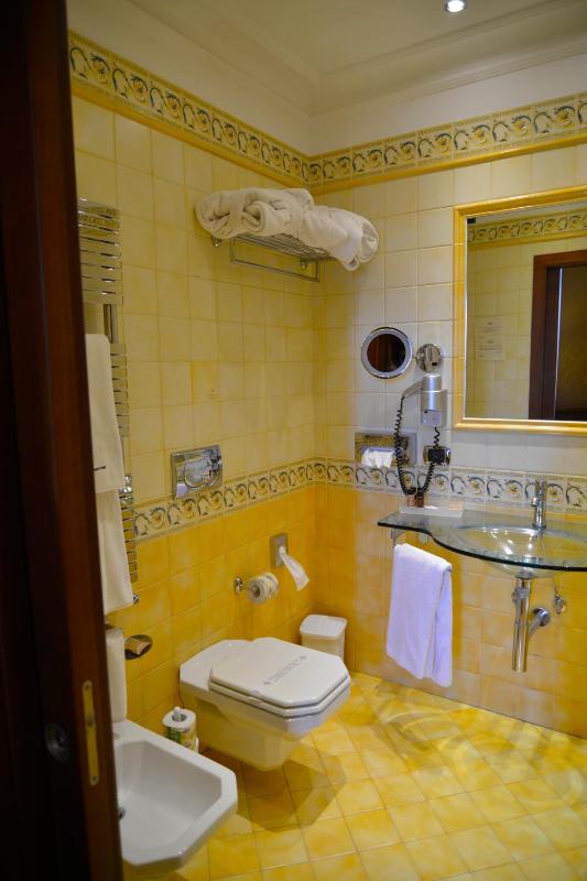 Single Room image 2