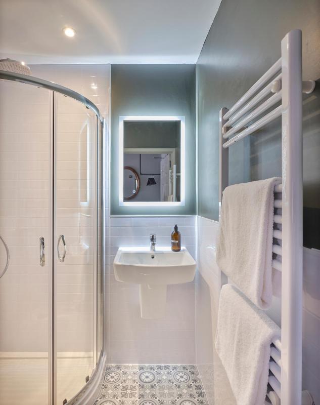 Quirky Twin Room  image 2