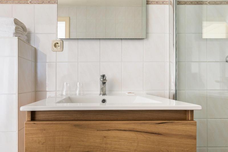 One-Bedroom Apartment image 1