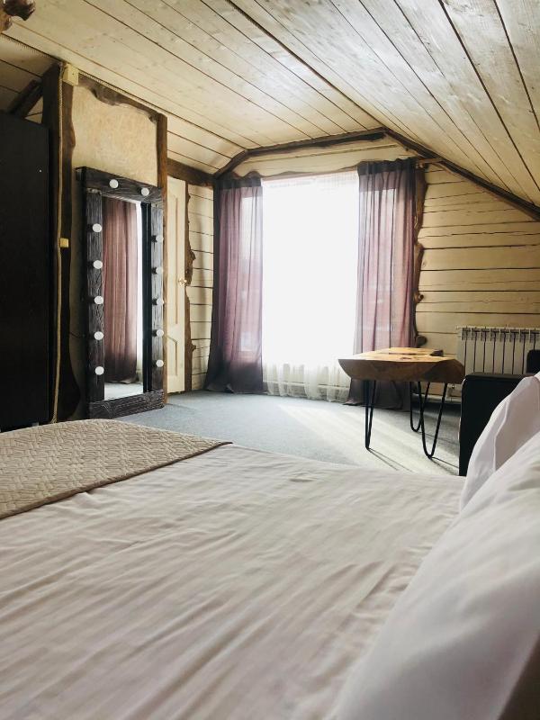 Large Double Room image 1