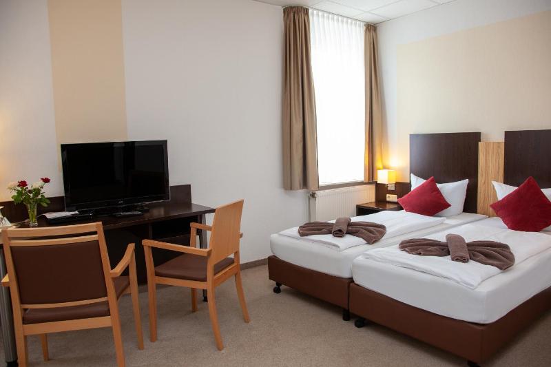 Double Room image 1