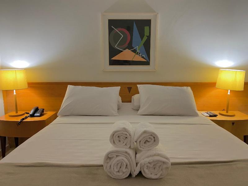 Hotel Canada - image 11