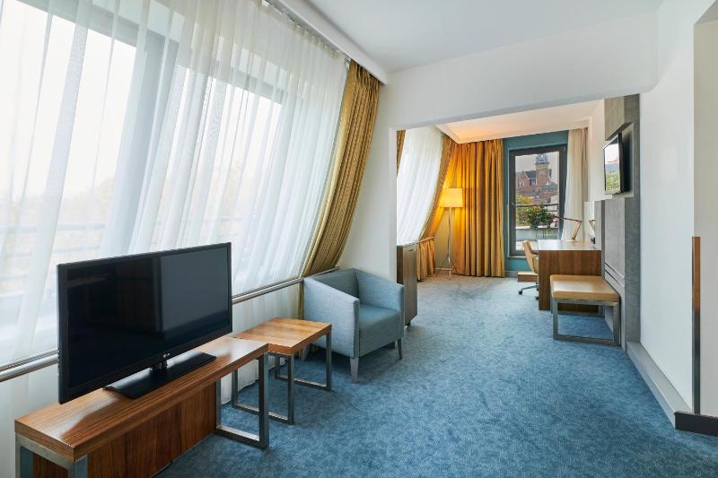 Premium Room with Old Town View image 3