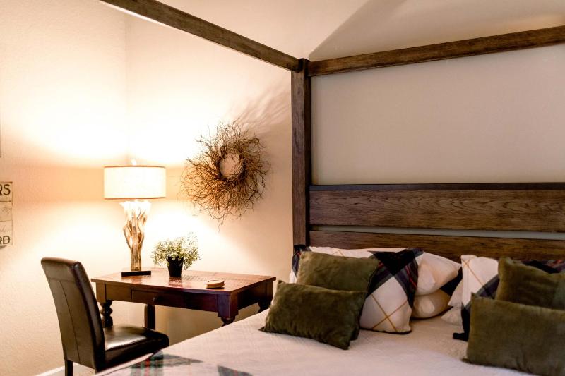 King Room image 2