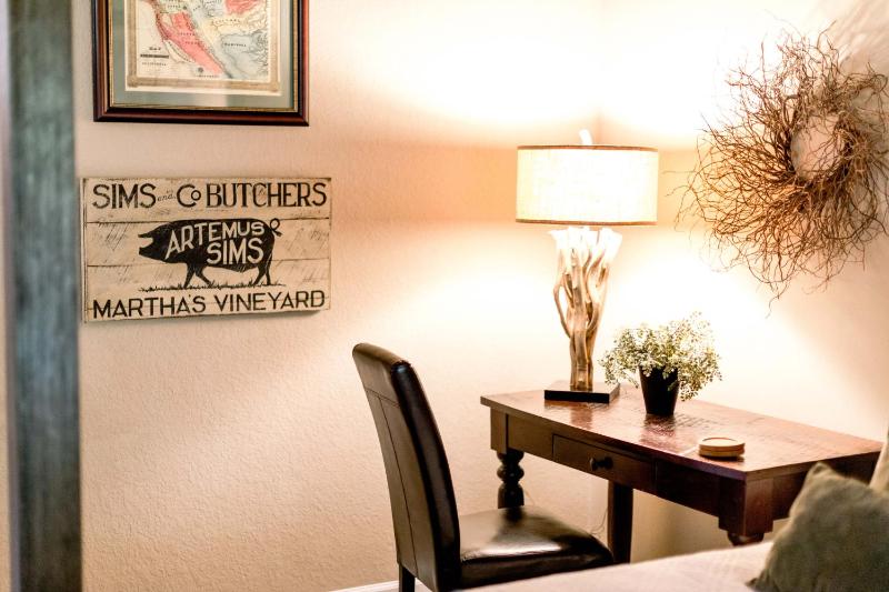 King Room image 3
