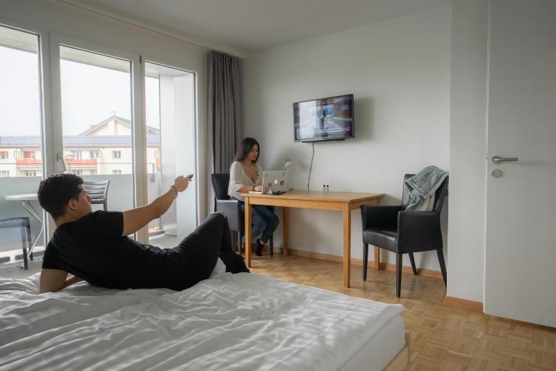 Double Room with Balcony image 3