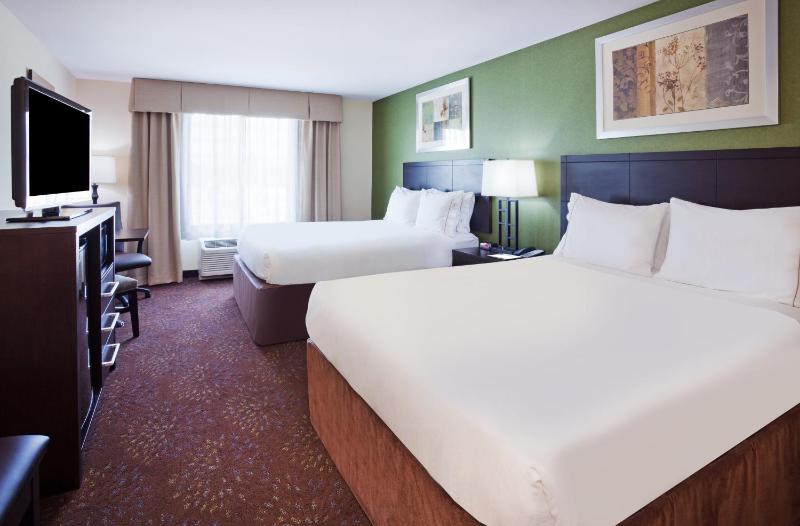 Standard Room with Two Queen Beds image 2