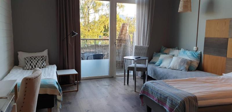 Standard Twin Room with Balcony image 1