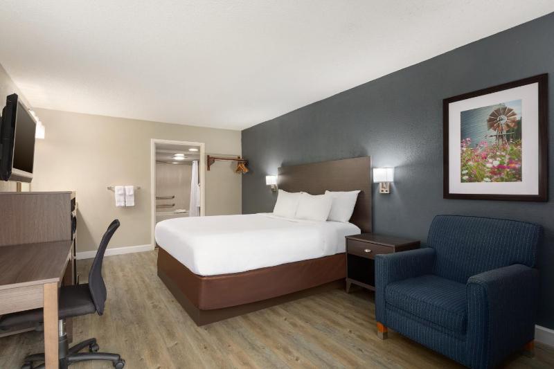 King Room - Mobility Access/Non-Smoking image 4