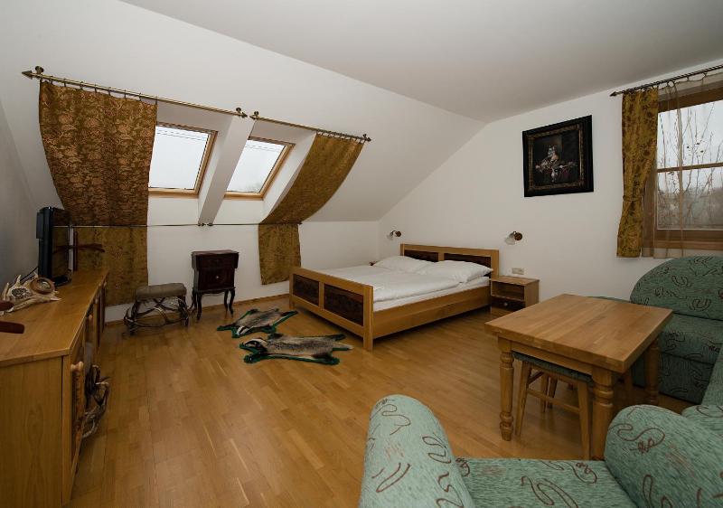Junior Suite with Spa Bath image 3