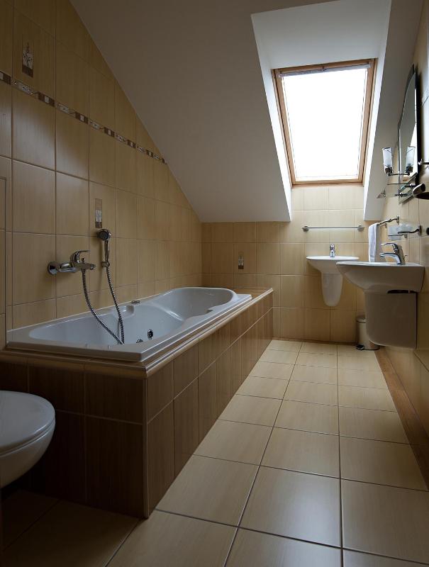 Junior Suite with Spa Bath image 2