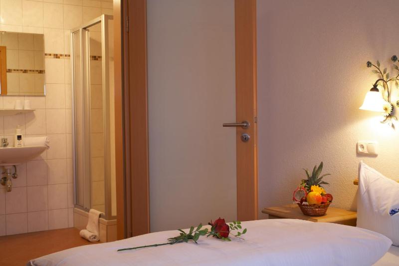 Double Room image 4