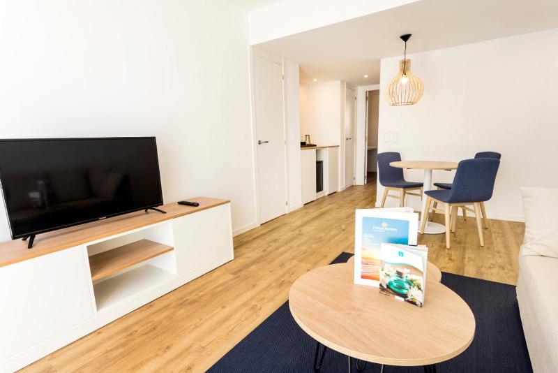 Suite with Lateral Sea View (2 Adults) image 4