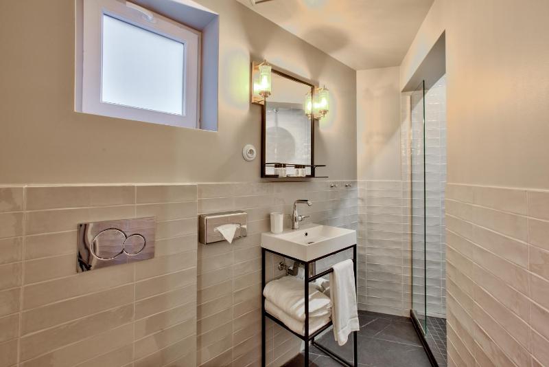Double Room with Patio image 3