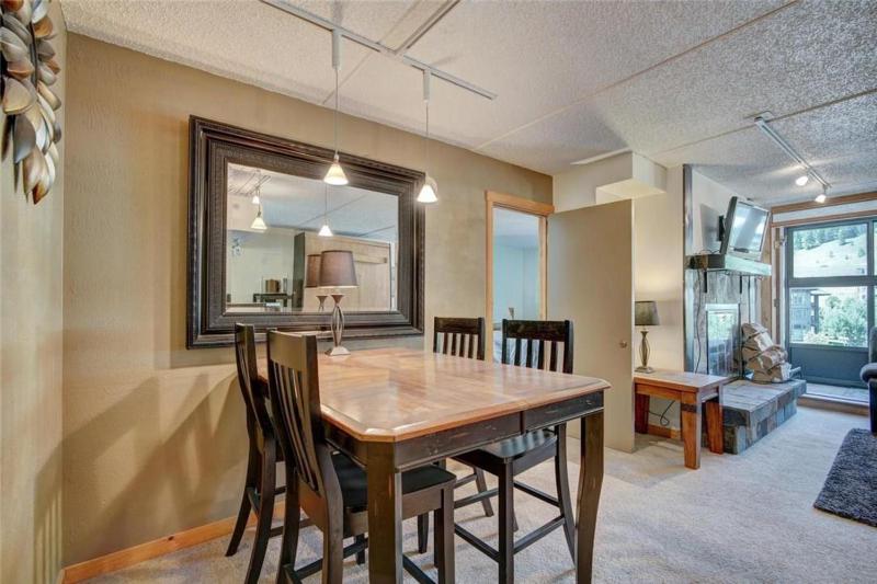 One-Bedroom Apartment image 3