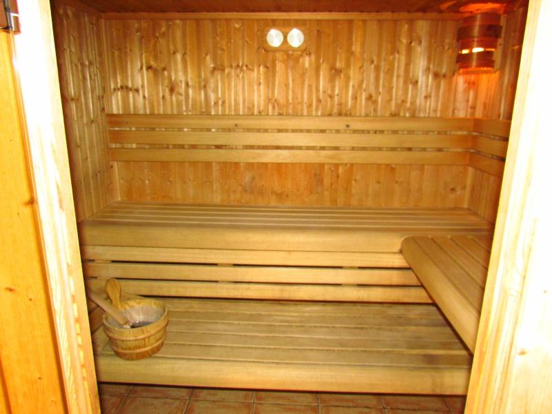 Balaton Wellness Apartman - image 36
