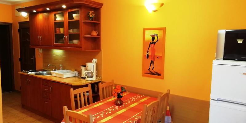 Balaton Wellness Apartman - image 2