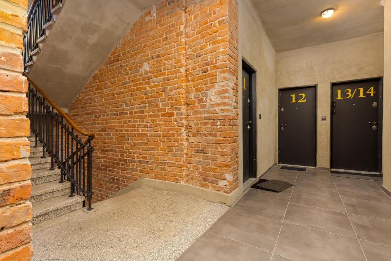 Studio with Balcony image 2