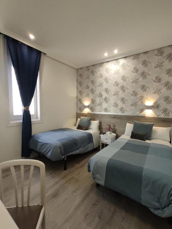 Double Room with Two Double Beds image 2