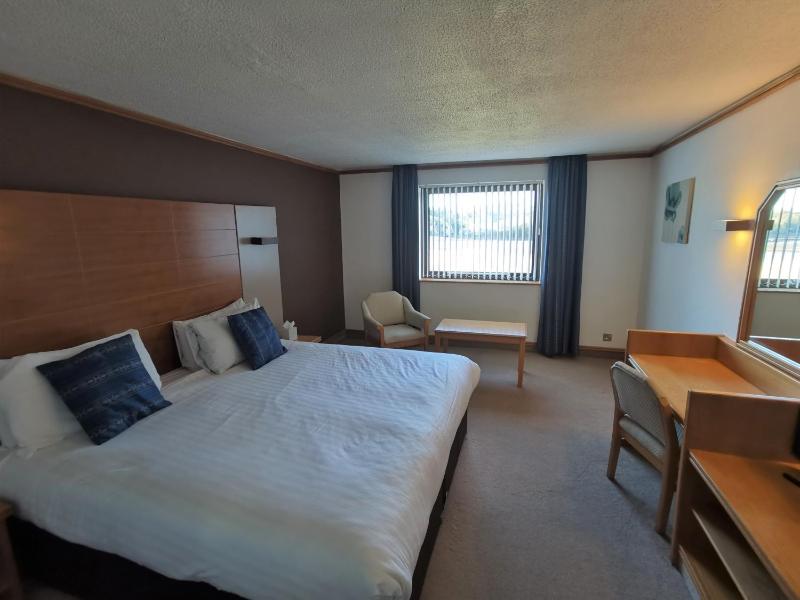 Double Room with River View image 3