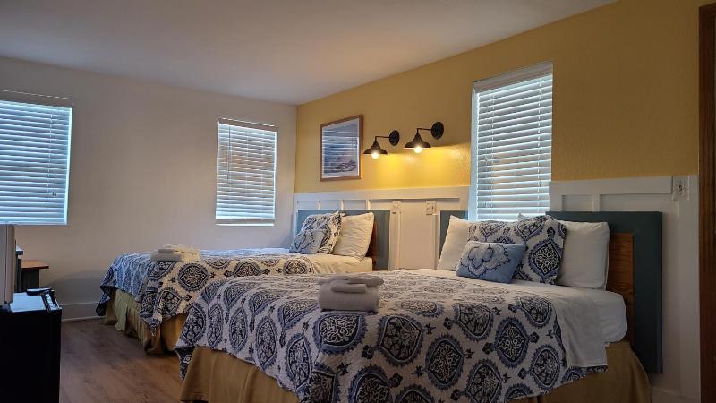 Driftin Sands Motel - image 33