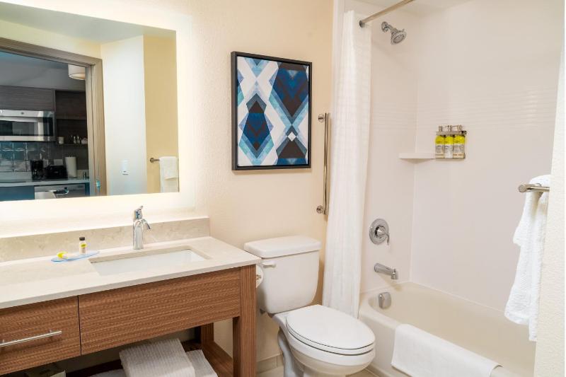 Studio Suite with Two Queen Beds image 4