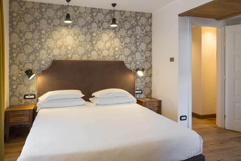 Duca D'Aosta Hotel - image 42