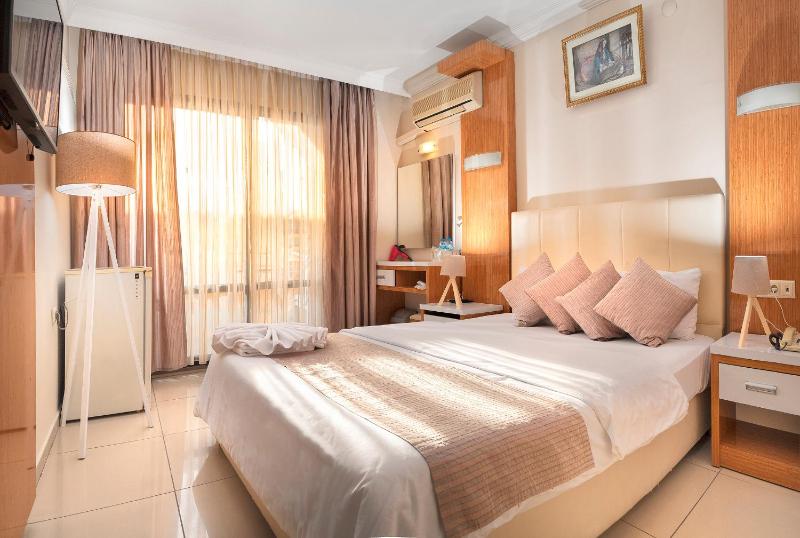 Standard Double Room image 1