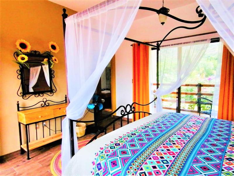 King Room with Mountain View image 2