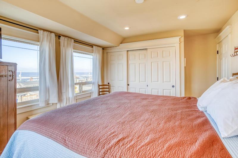 Chandler Beach House - image 23