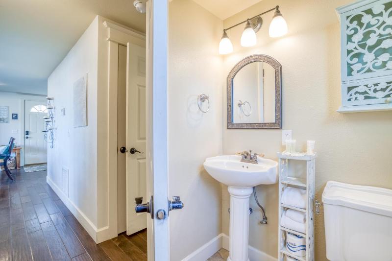 Chandler Beach House - image 45