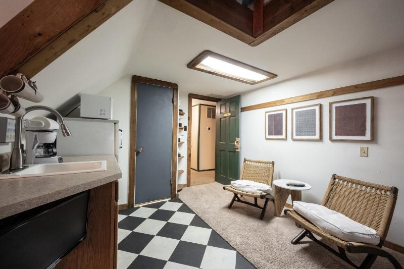 Stone Soup Inn - image 44