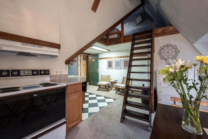 Stone Soup Inn - image 7