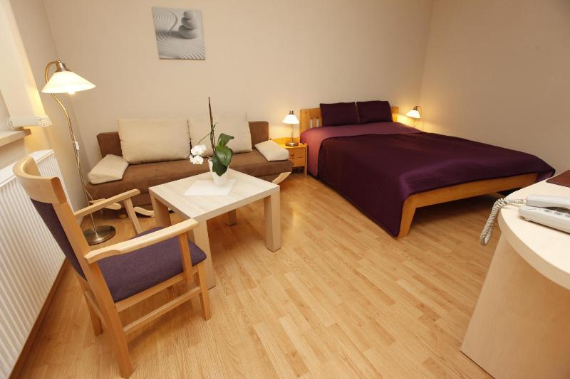 Double Room image 4