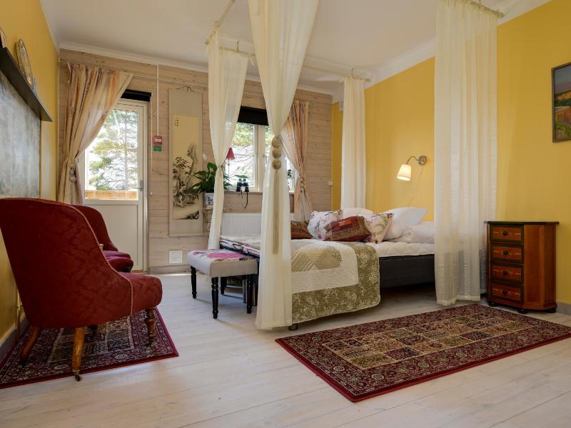 Double Room with Shared Bathroom image 1