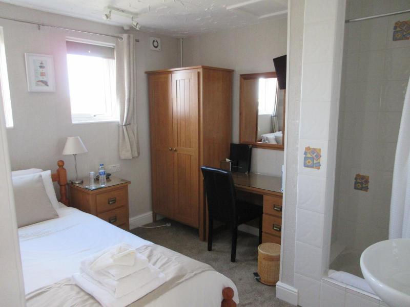 Single Room image 1