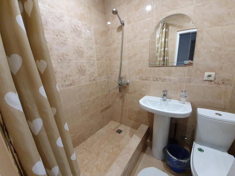Standard Quadruple Room image 3