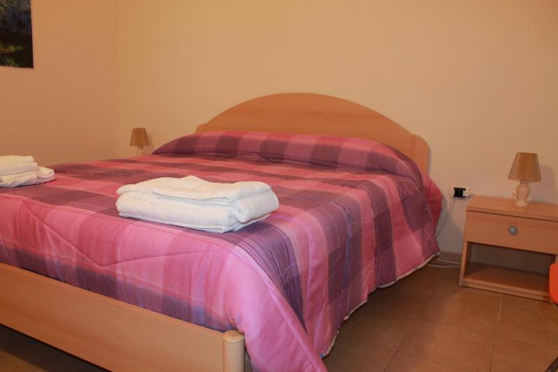 Two-Bedroom Apartment - Split Level image 3