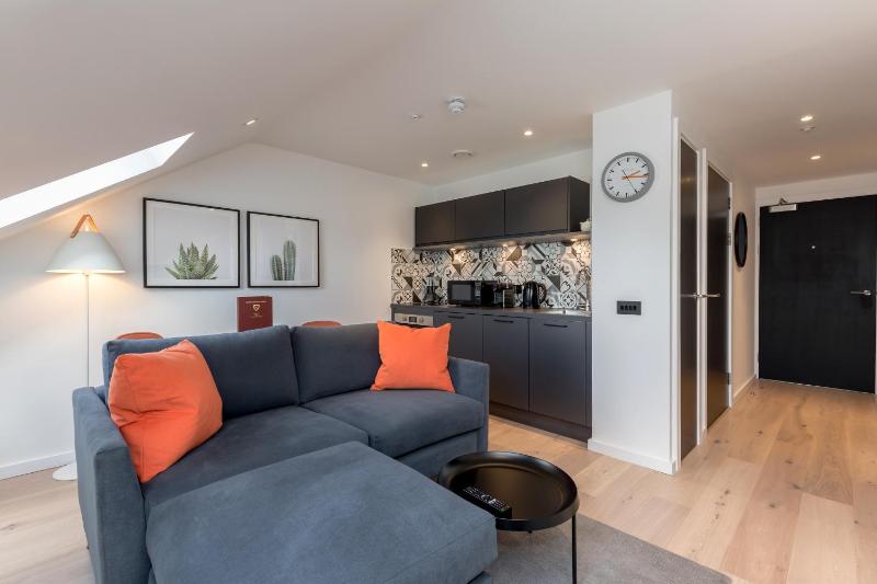 One-Bedroom Apartment with City View image 1