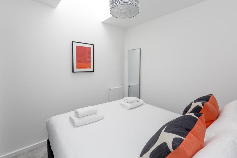 One-Bedroom Apartment with City View image 2