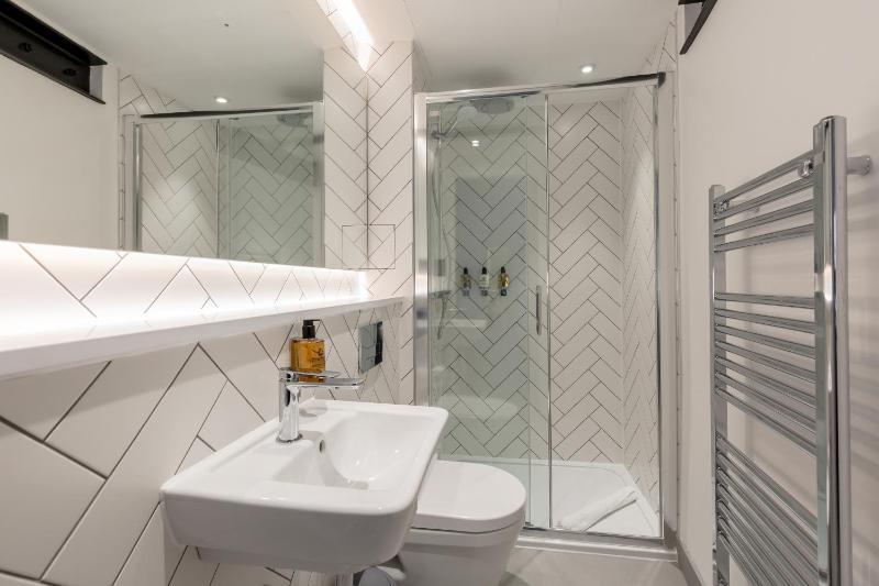 Two-Bedroom Apartment with City View image 3